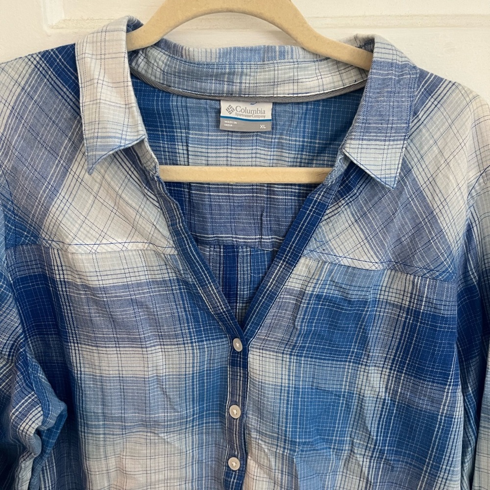 Columbia Blue and White Casual Button Down Shirt